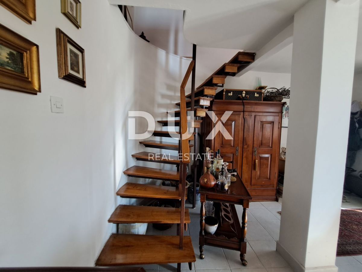 OPATIJA, OPRIĆ - tre piani, due terrazze e vista mare