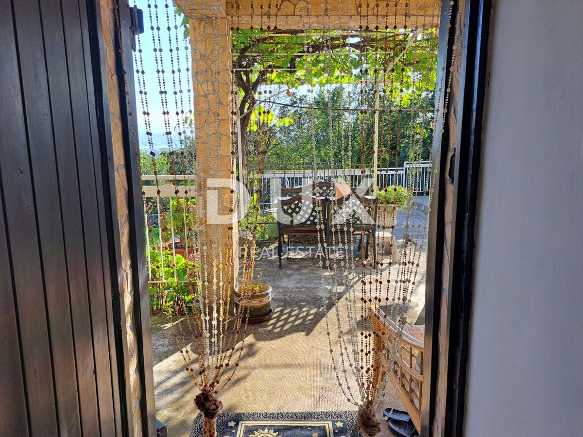 OPATIJA, OPRIĆ - tre piani, due terrazze e vista mare