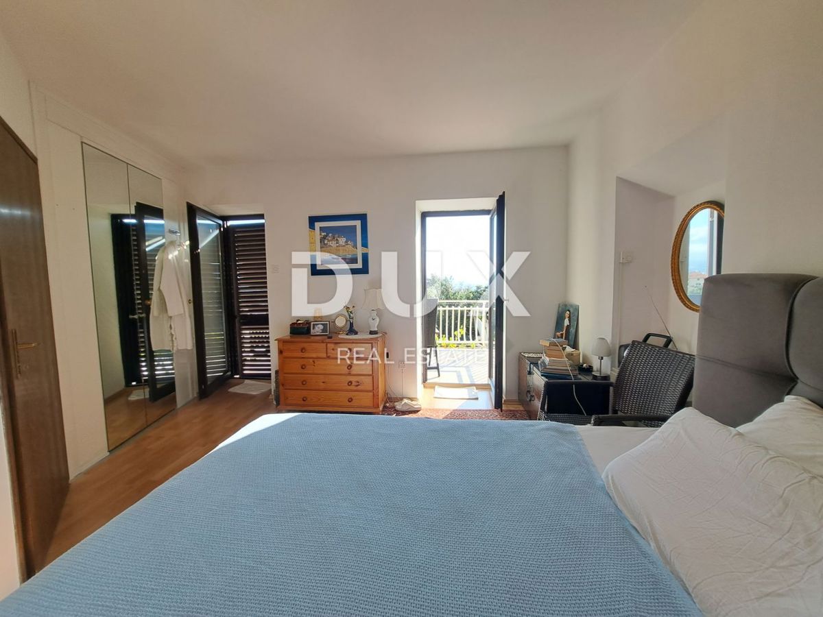 OPATIJA, OPRIĆ - tre piani, due terrazze e vista mare