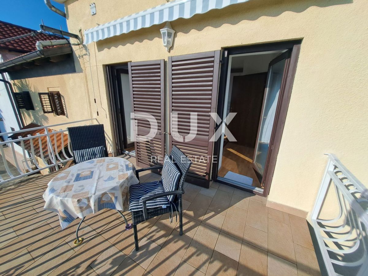 OPATIJA, OPRIĆ - tre piani, due terrazze e vista mare