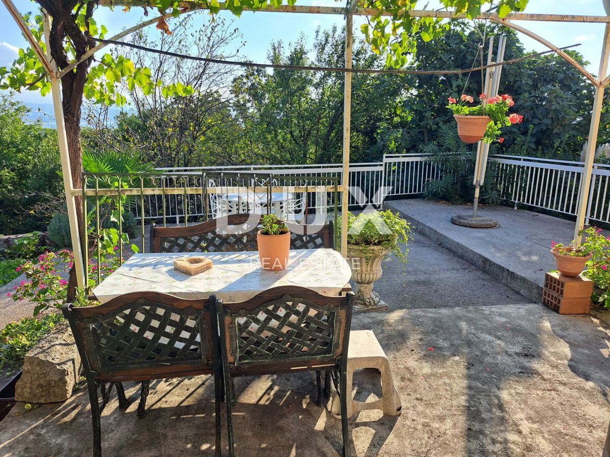 OPATIJA, OPRIĆ - tre piani, due terrazze e vista mare