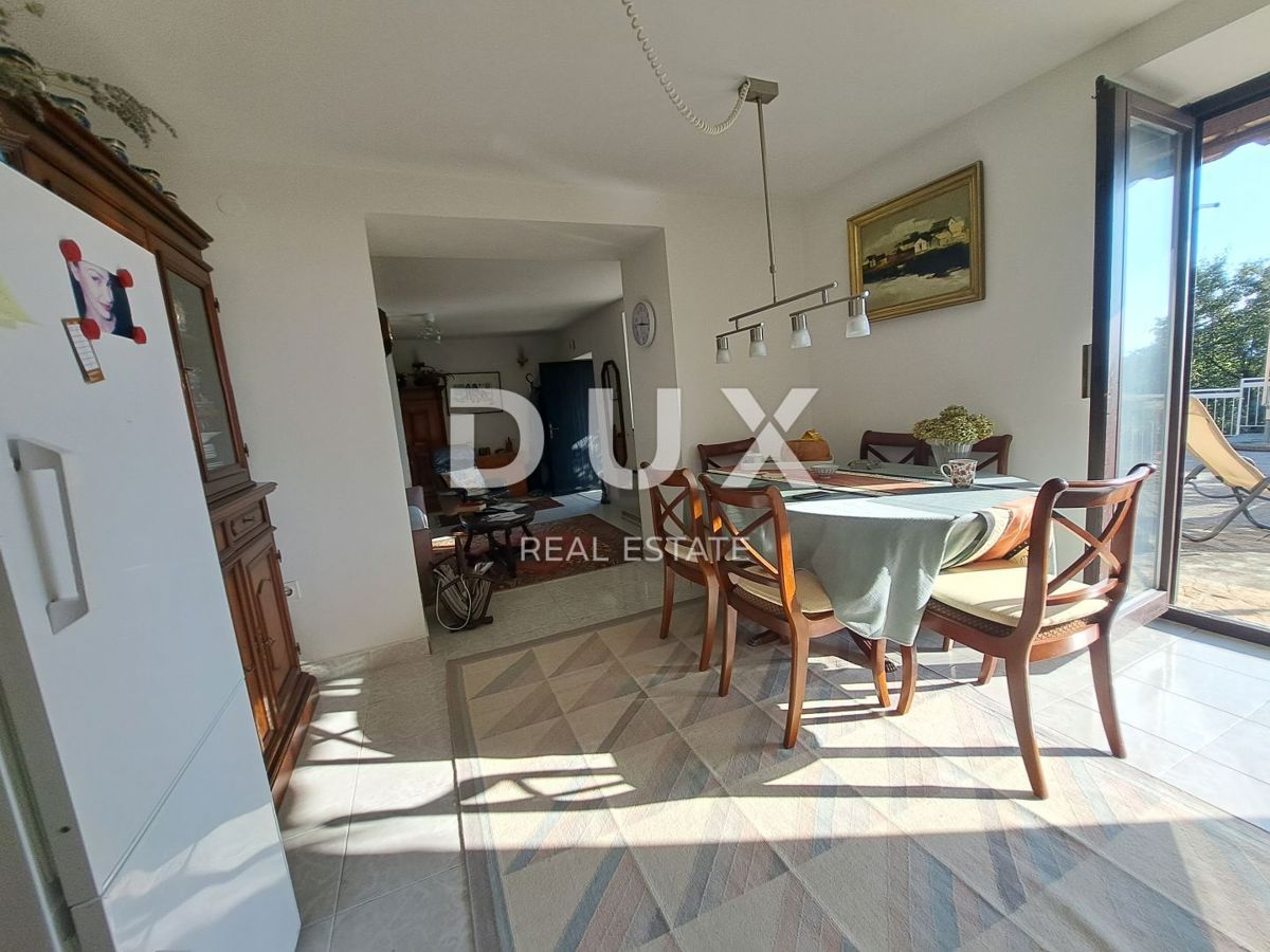 OPATIJA, OPRIĆ - tre piani, due terrazze e vista mare