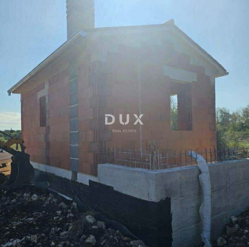 ISTRIA, ROVIGNO - Casa su ampio terreno agricolo