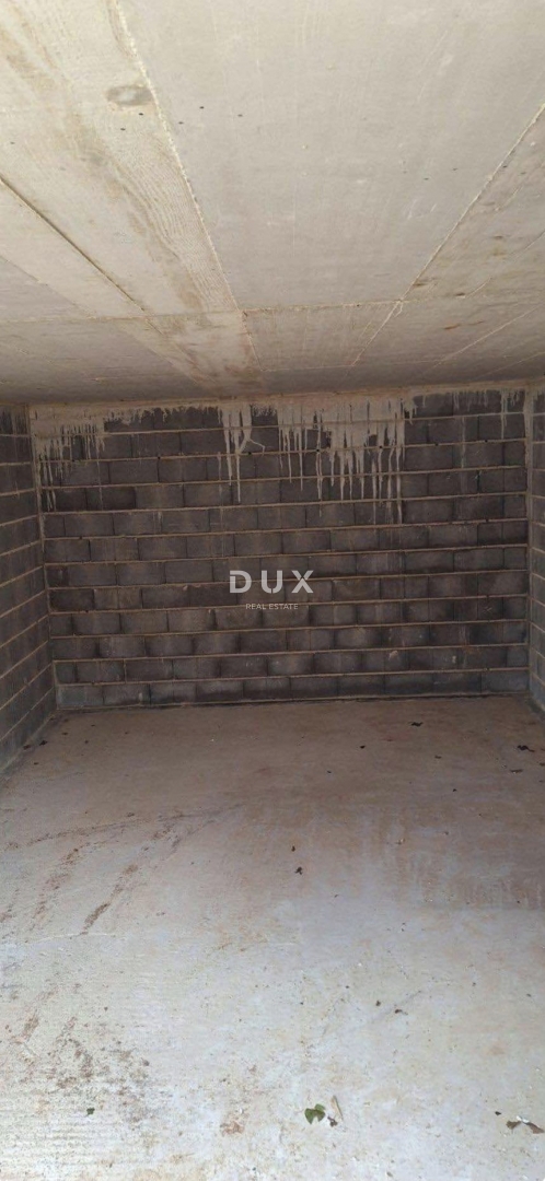 ISTRIA, ROVIGNO - Casa su ampio terreno agricolo