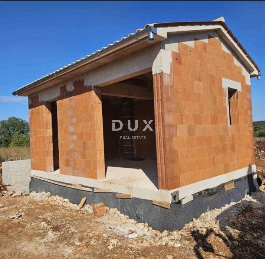 ISTRIA, ROVIGNO - Casa su ampio terreno agricolo