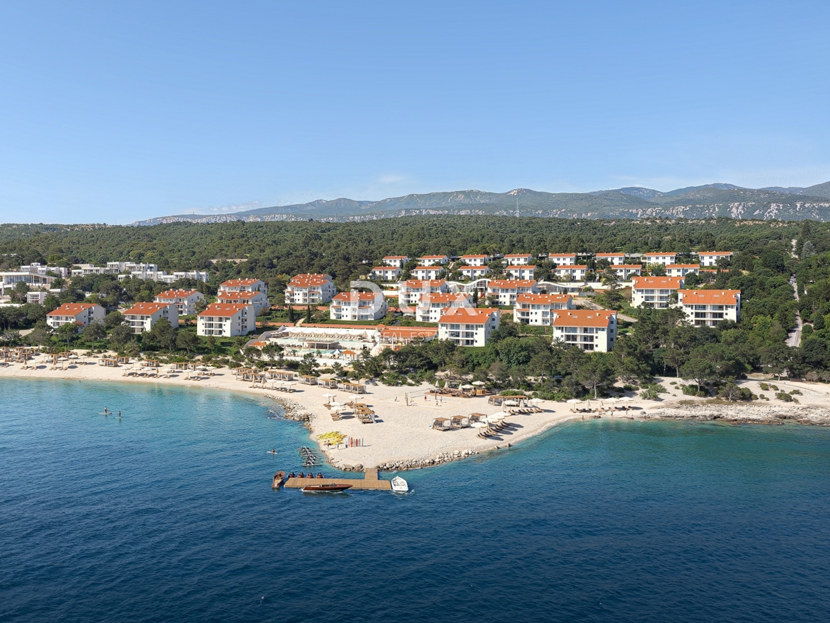 NOVI VINODOLSKI – Appartamento di 53 m² in un resort esclusivo, prima fila al mare con spiaggia privata