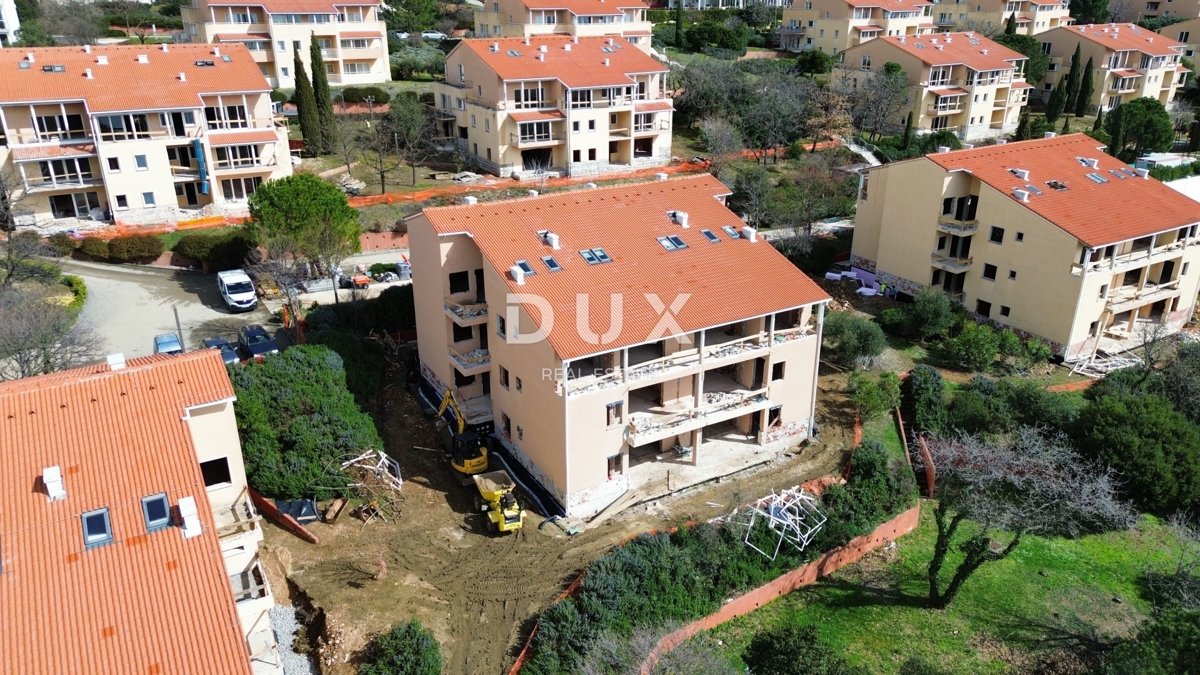 NOVI VINODOLSKI – Appartamento di 53 m² in un resort esclusivo, prima fila al mare con spiaggia privata