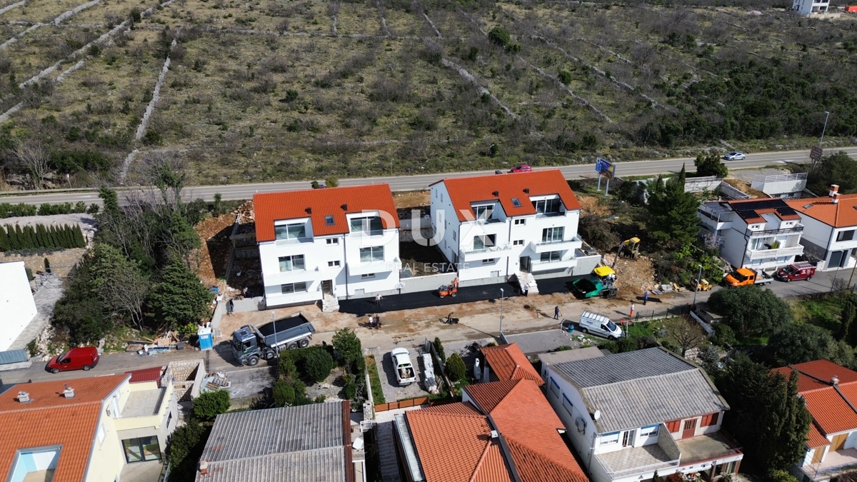 NOVI VINODOLSKI – Appartamento di 53 m² in un resort esclusivo, prima fila al mare con spiaggia privata