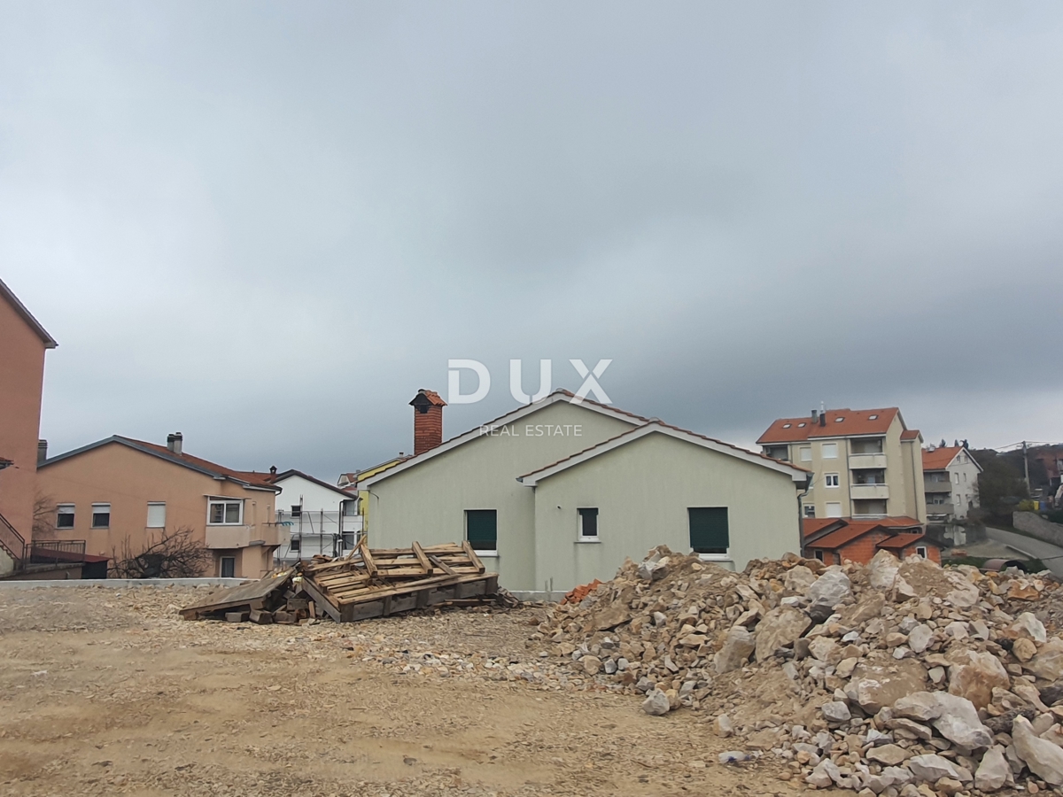 VIŠKOVO, MARČELJI - terreno con permesso per un edificio residenziale/casa con 3 appartamenti