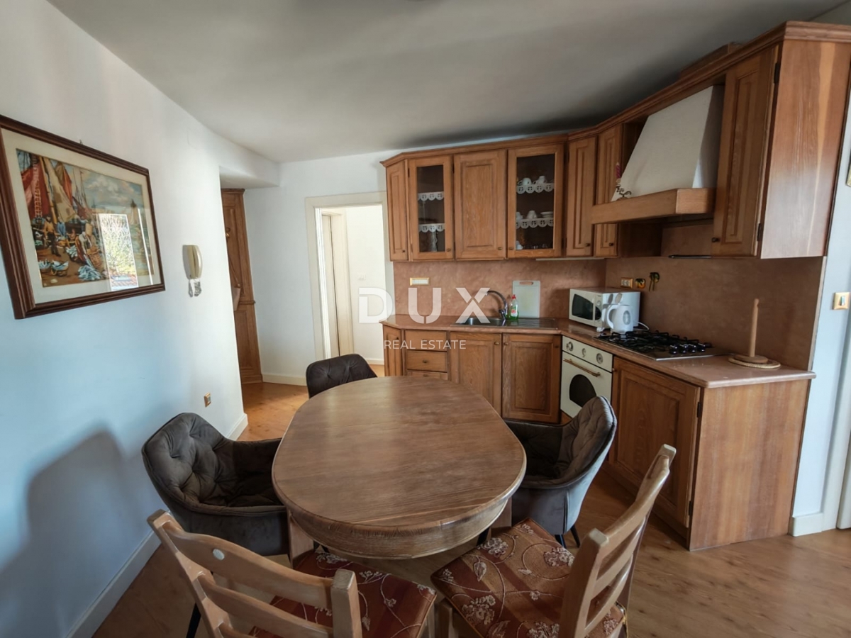 ISTRIA, ROVIGNO - Attico di 75,40 m2 nel centro storico con vista mare!