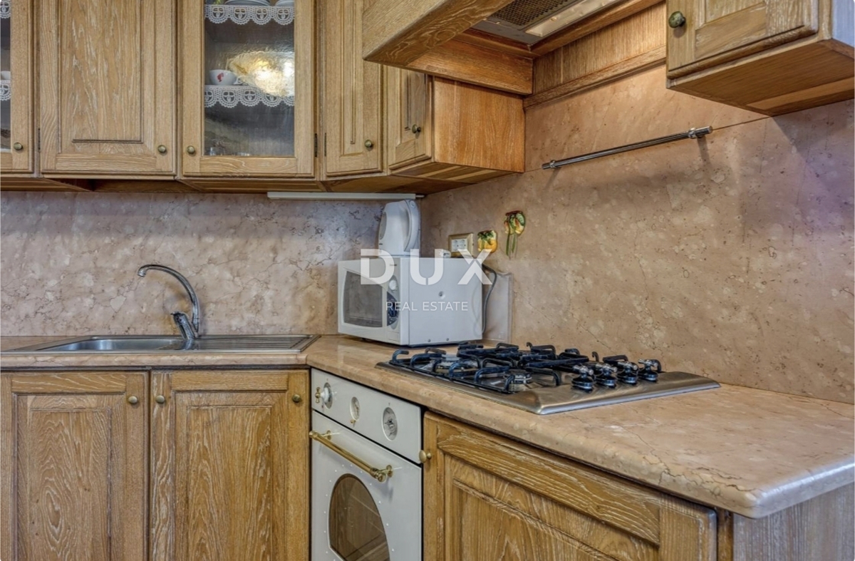 ISTRIA, ROVIGNO - Attico di 75,40 m2 nel centro storico con vista mare!