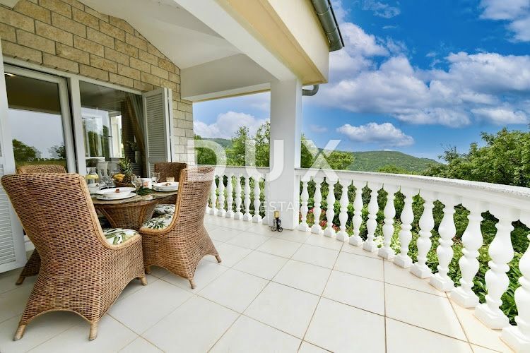 CRIKVENICA, GRIŽANE - Bellissima casa indipendente con piscina e vista mare!