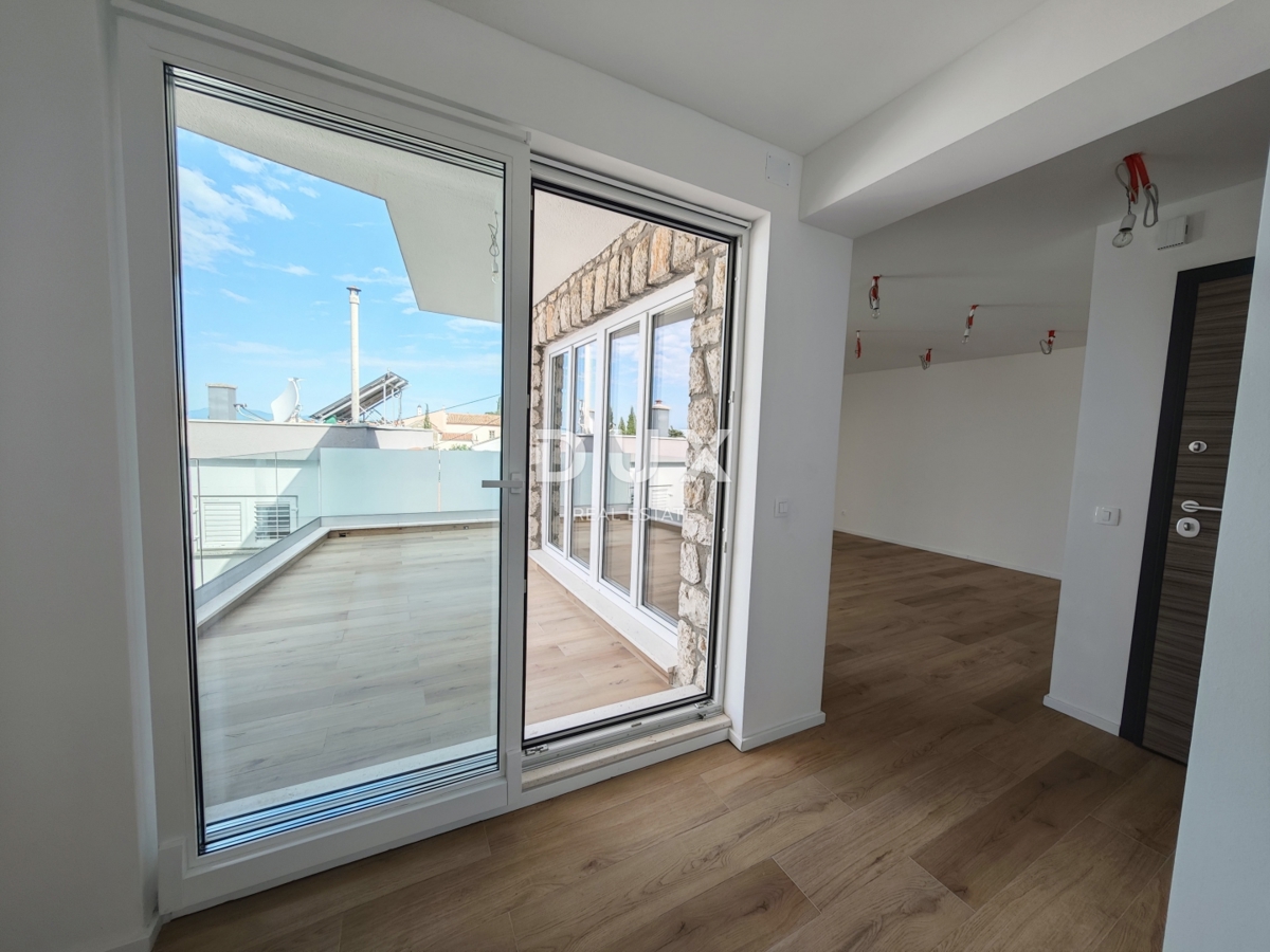 CRIKVENICA - appartamento con tre camere da letto e garage, a 130 m dal mare