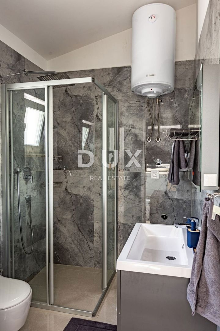 ISTRIA, CEROVLJE - Hacienda di Ippocrate con campo sportivo! RARO!