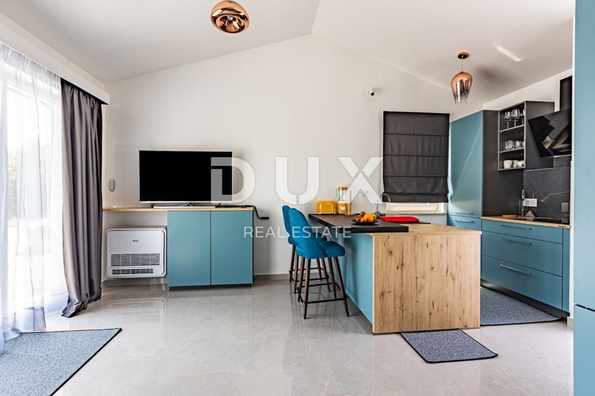 ISTRIA, CEROVLJE - Hacienda di Ippocrate con campo sportivo! RARO!