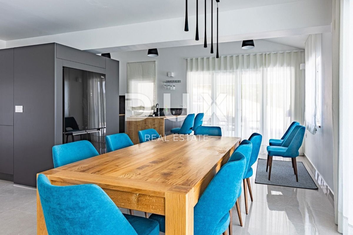 ISTRIA, CEROVLJE - Hacienda di Ippocrate con campo sportivo! RARO!