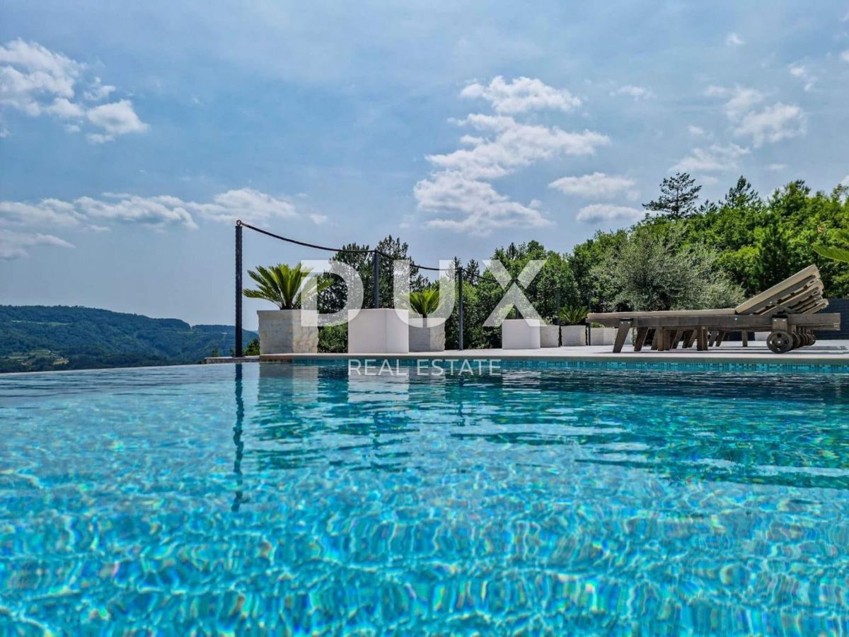 ISTRIA, CEROVLJE - Hacienda di Ippocrate con campo sportivo! RARO!