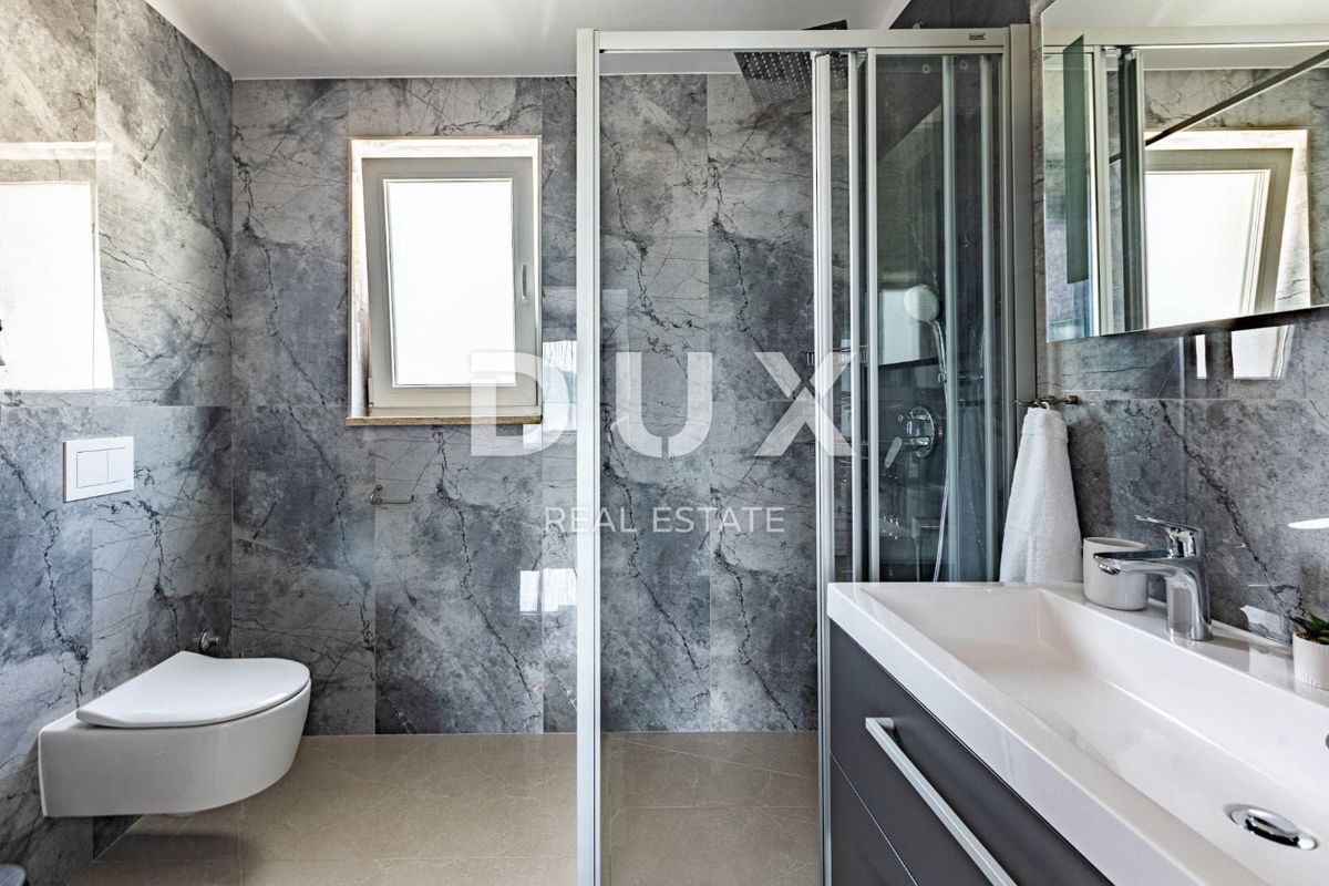 ISTRIA, CEROVLJE - Hacienda di Ippocrate con campo sportivo! RARO!