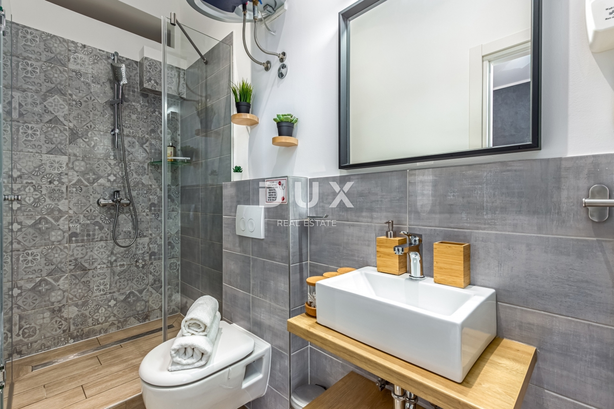 RIJEKA, CENTRO – Immobile d’investimento con tre appartamenti modernamente arredati