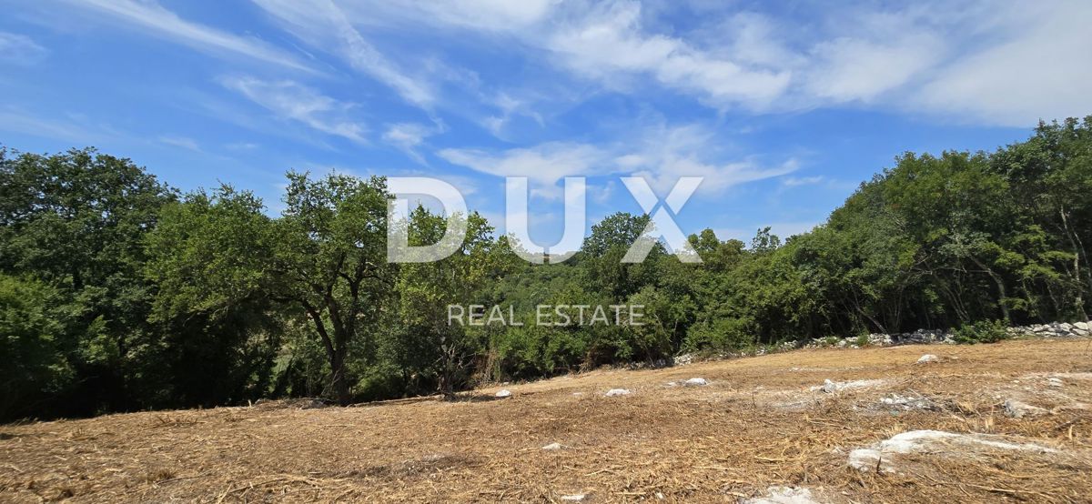 ISTRIA, ROVIGNO - Terreno edificabile vicino alla città