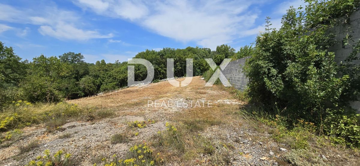 ISTRIA, ROVIGNO - Terreno edificabile vicino alla città