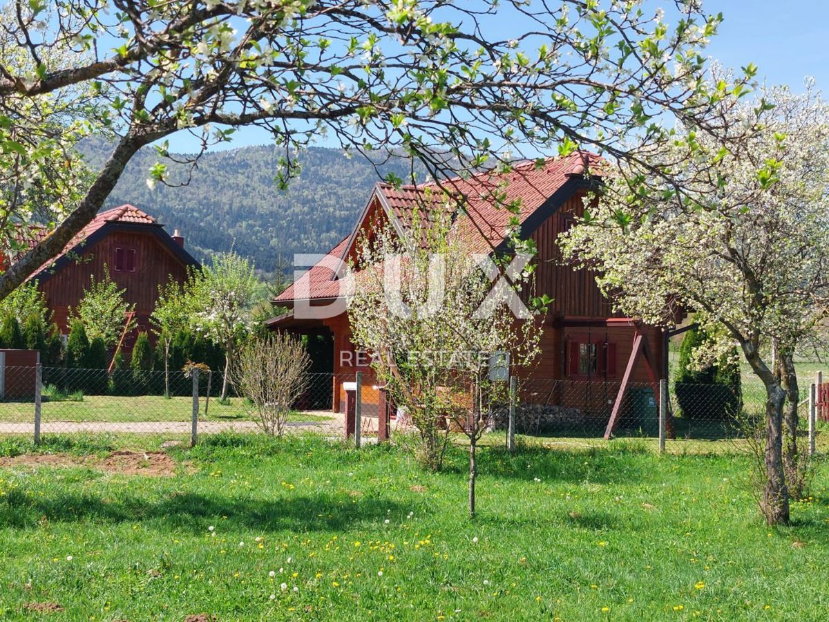 OTOČAC, LIČKO LEŠČE - Casa nella natura con piscina