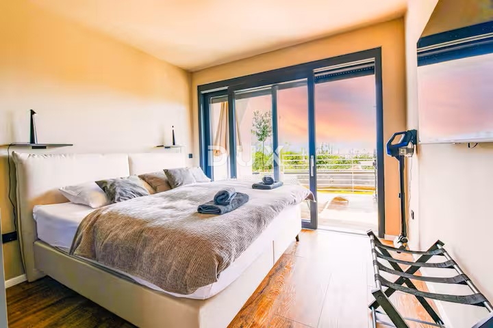 OPATIJA, OPRIĆ - appartamento in un nuovo edificio con giardino e vista mare