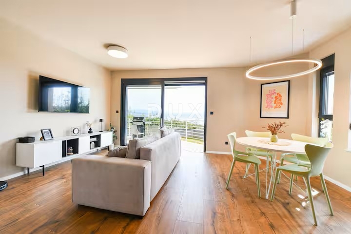 OPATIJA, OPRIĆ - appartamento in un nuovo edificio con giardino e vista mare