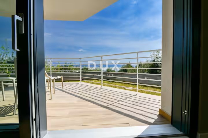 OPATIJA, OPRIĆ - appartamento in un nuovo edificio con giardino e vista mare