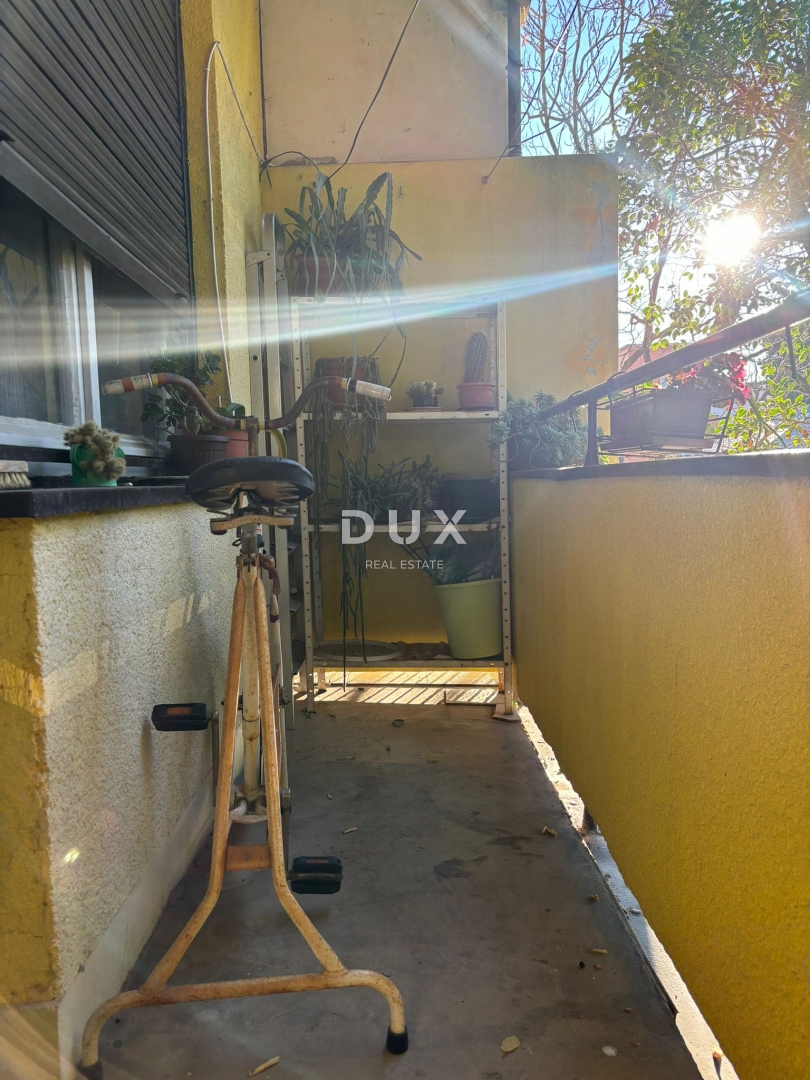 ISTRIA, POLA - Appartamento vicino al centro con due terrazze! Vendita esclusiva!