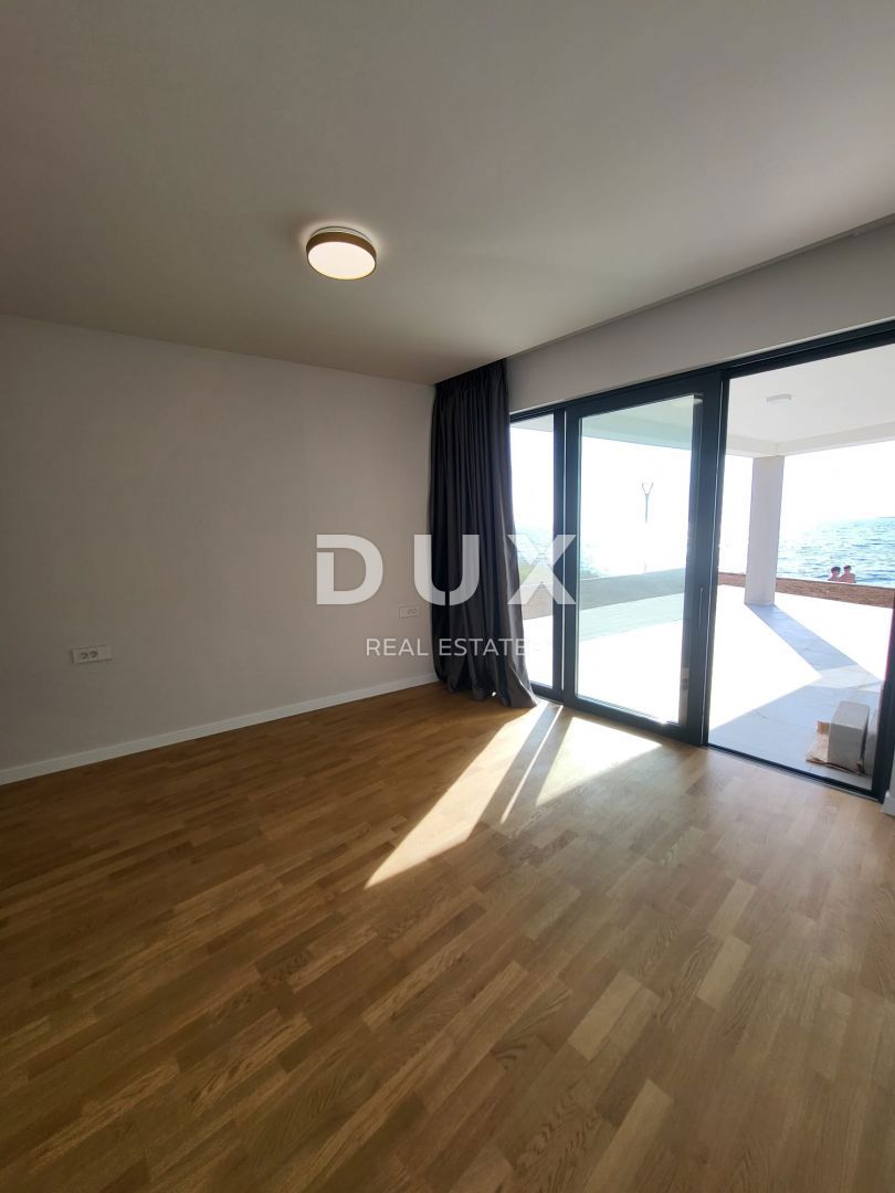 PRIVLAKA, ZADAR - S9 Nuovo edificio di lusso in seconda fila sul mare