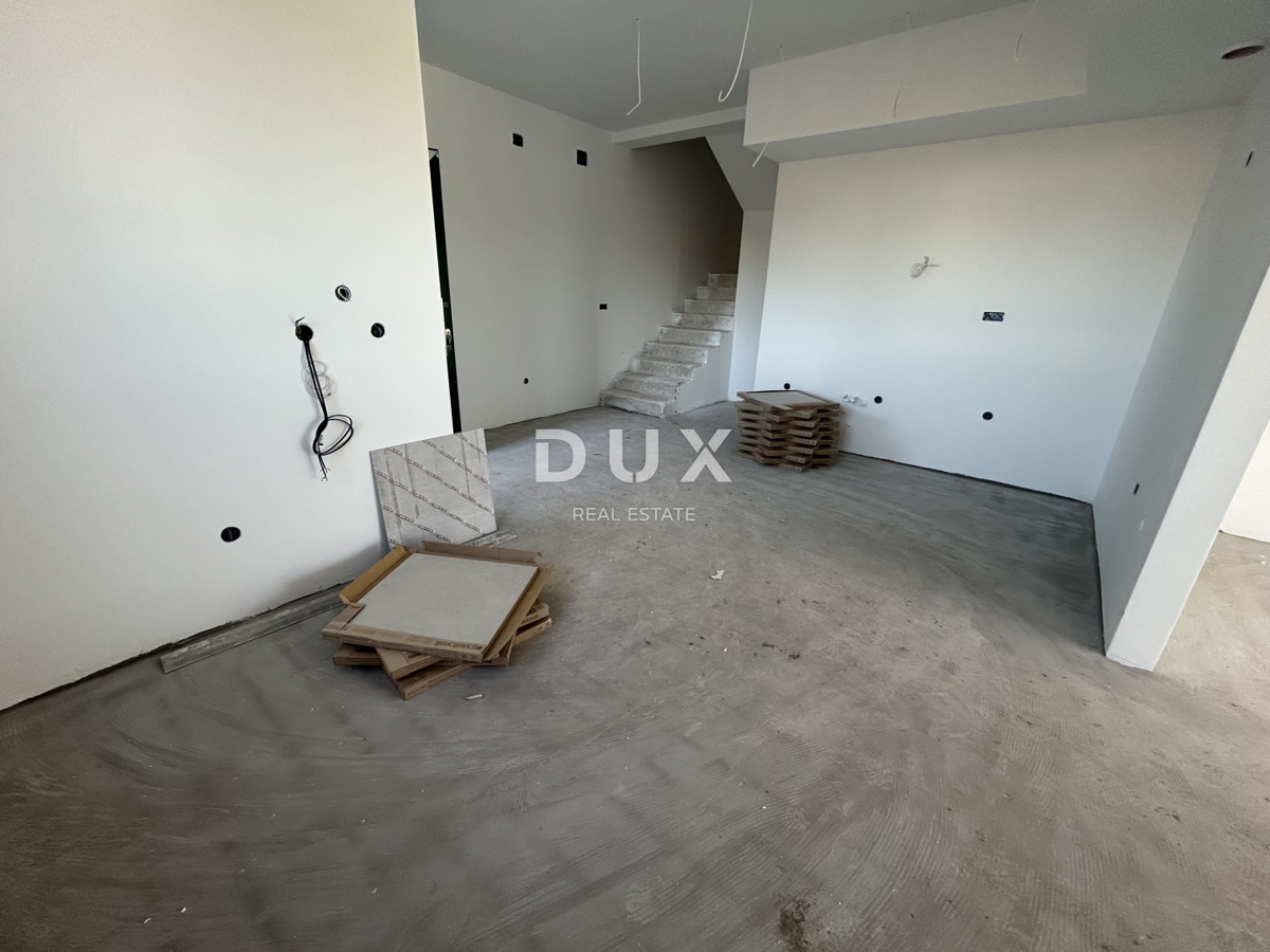 MURTER, JEZERA – NUOVA COSTRUZIONE, Appartamento duplex con piscina