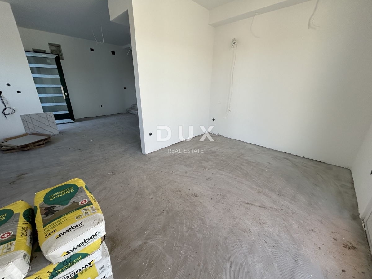 MURTER, JEZERA – NUOVA COSTRUZIONE, Appartamento duplex con piscina