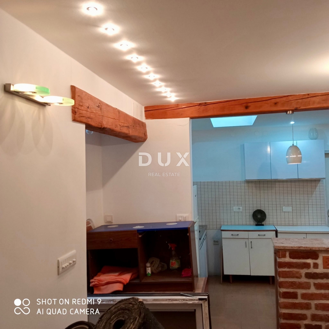 RIJEKA, CENTRO - OTTIMA OPPORTUNITÀ DI INVESTIMENTO con ristrutturazione iniziata