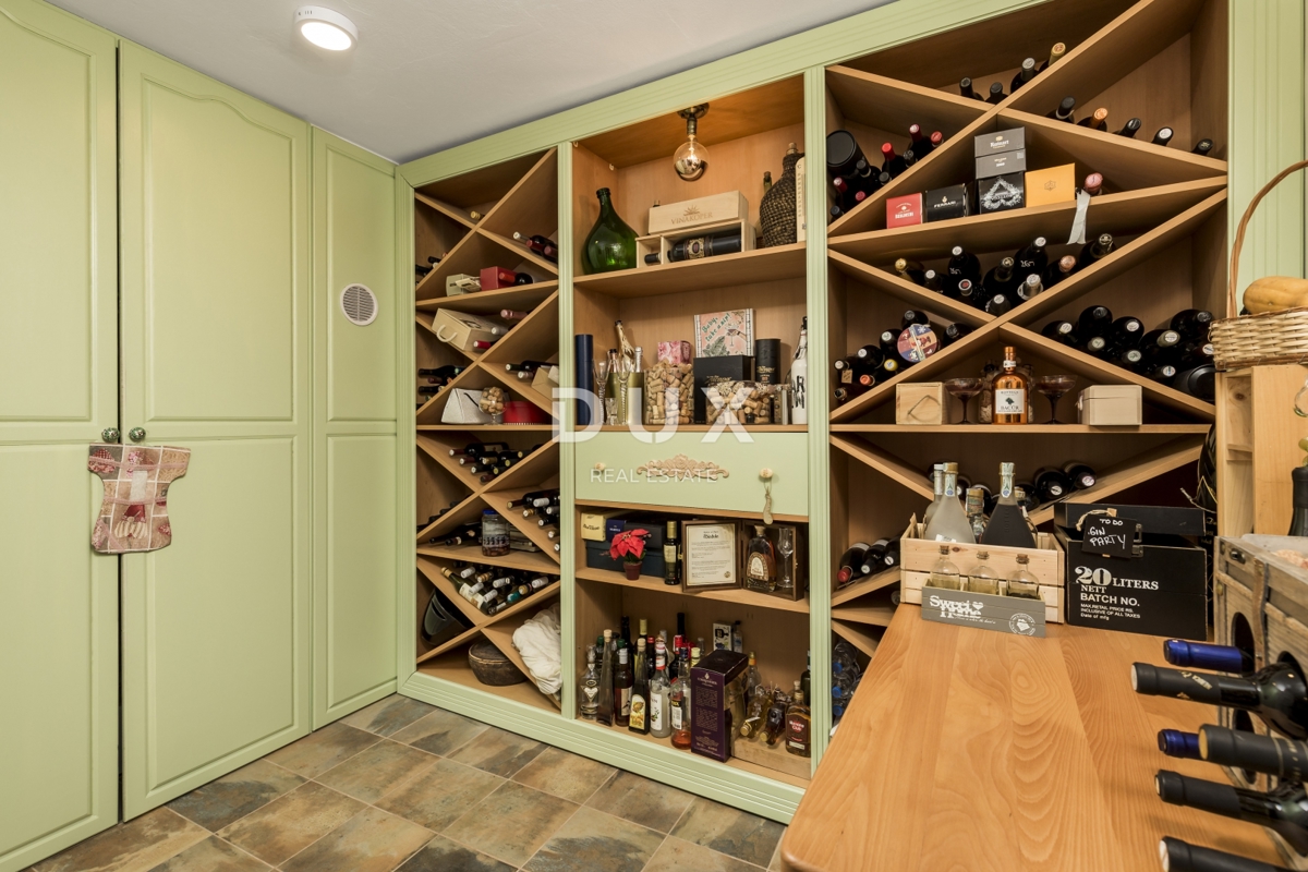 GROBNIK - Autentica casa in pietra con vista mare!