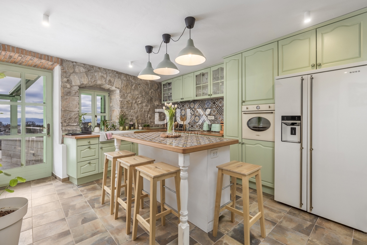 GROBNIK - Autentica casa in pietra con vista mare!