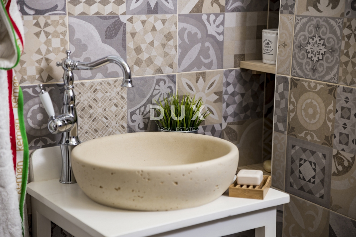 GROBNIK - Autentica casa in pietra con vista mare!