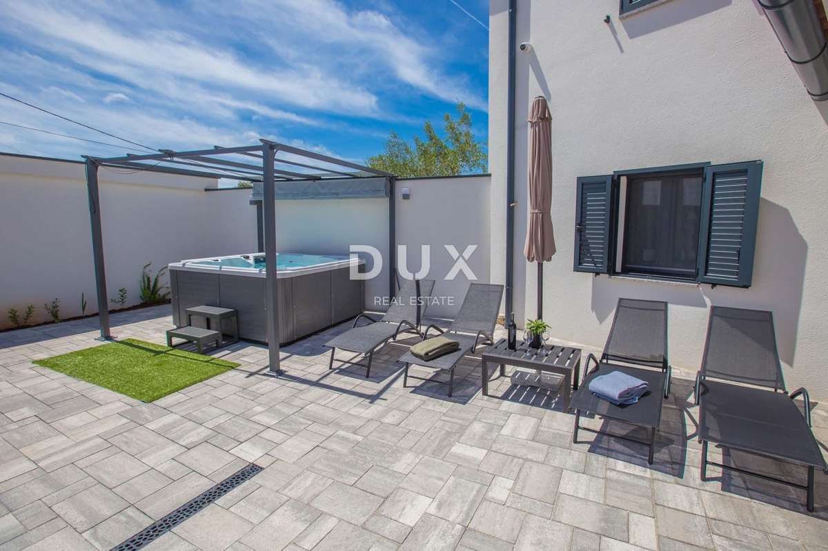 ISTRIA, BALE (dintorni) - Due edifici residenziali ristrutturati in ottima posizione, occasione!