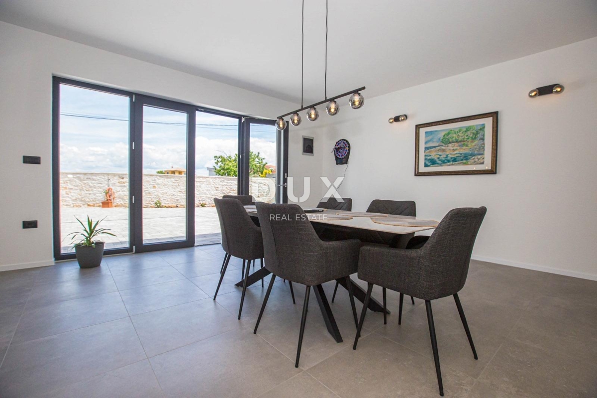 ISTRIA, BALE (dintorni) - Due edifici residenziali ristrutturati in ottima posizione, occasione!