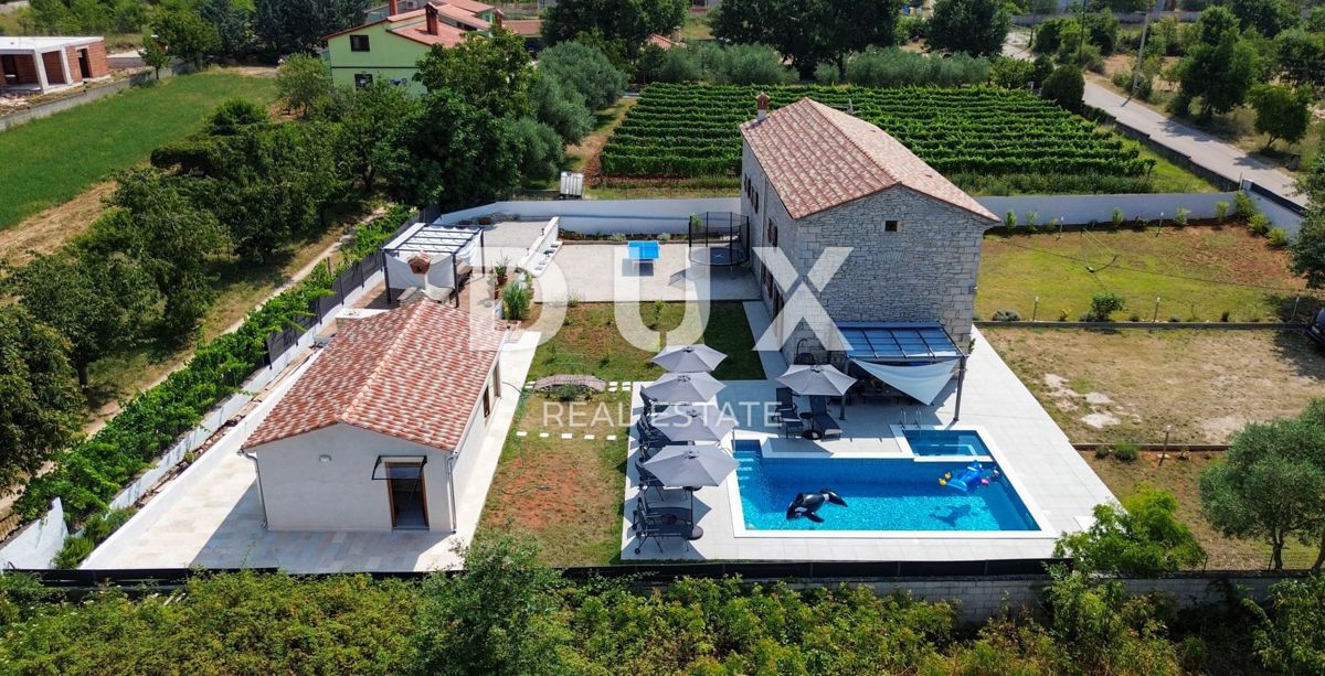 ISTRIA, SVETVINČENAT - Casa in pietra indigena ristrutturata con piscina