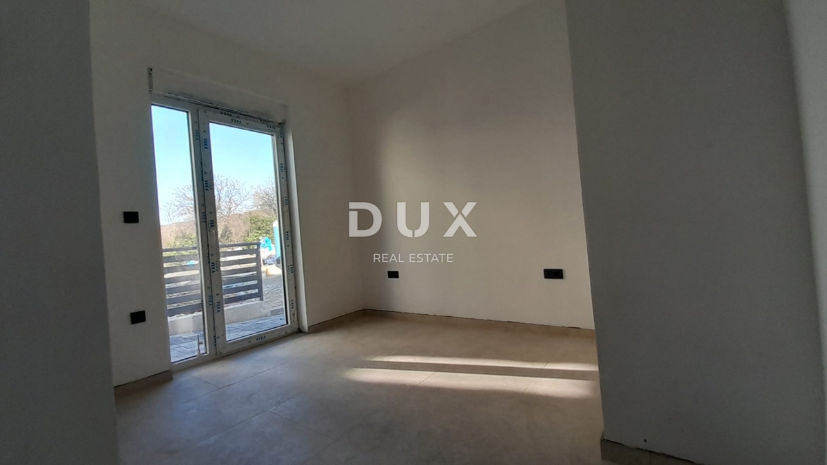 CRIKVENICA, JADRANOVO - lussuosa casa bifamiliare con piscina, 143m2