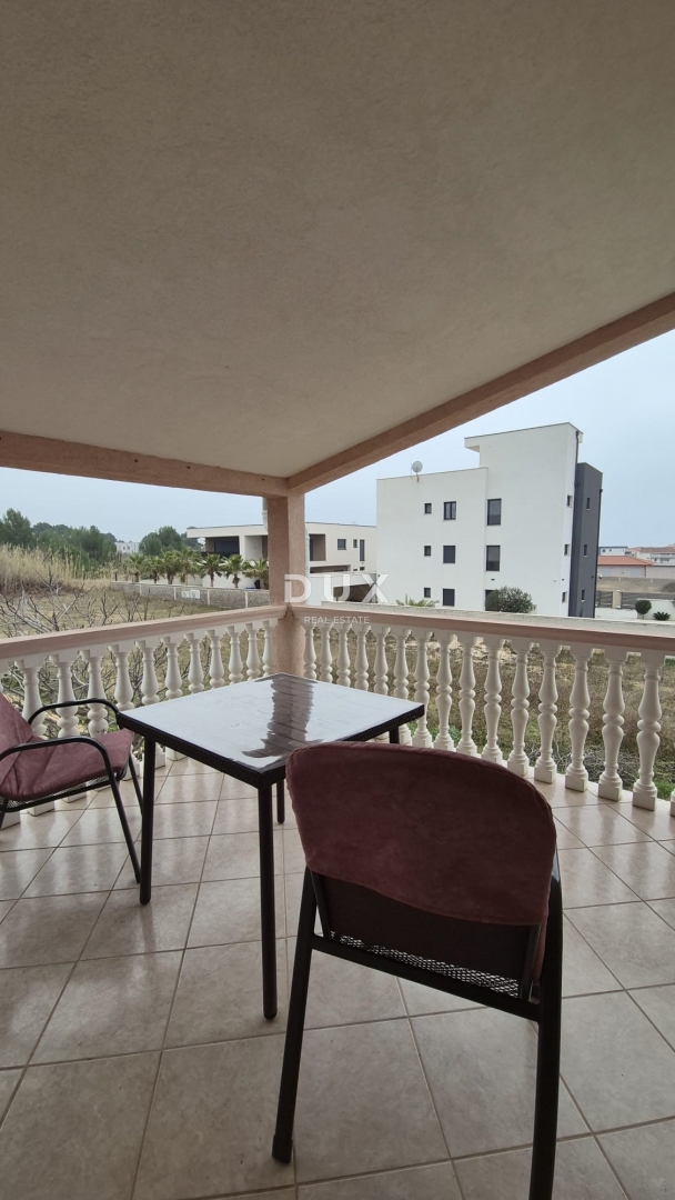 ZADAR, PRIVLAKA - Incantevole casa a 10 minuti dalla spiaggia sabbiosa