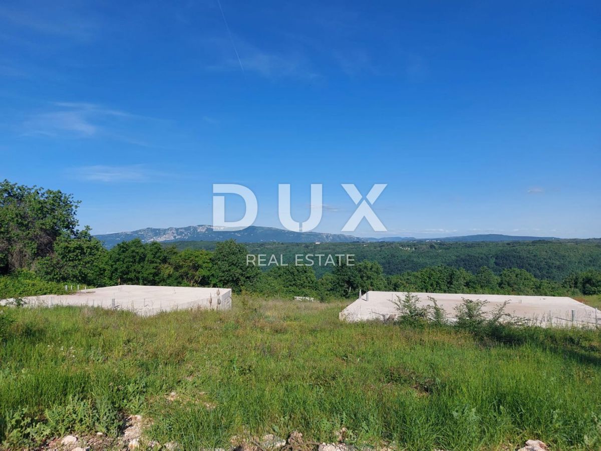 ISTRIA, PEDANA - Terreno con costruzione di due case, ai margini del villaggio, vista sulla natura