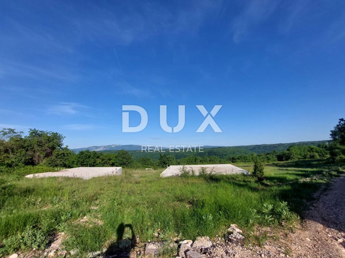 ISTRIA, PEDANA - Terreno con costruzione di due case, ai margini del villaggio, vista sulla natura