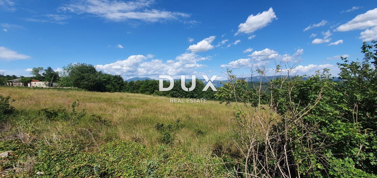 ISTRIA, PEDANA - Terreno con costruzione di due case, ai margini del villaggio, vista sulla natura