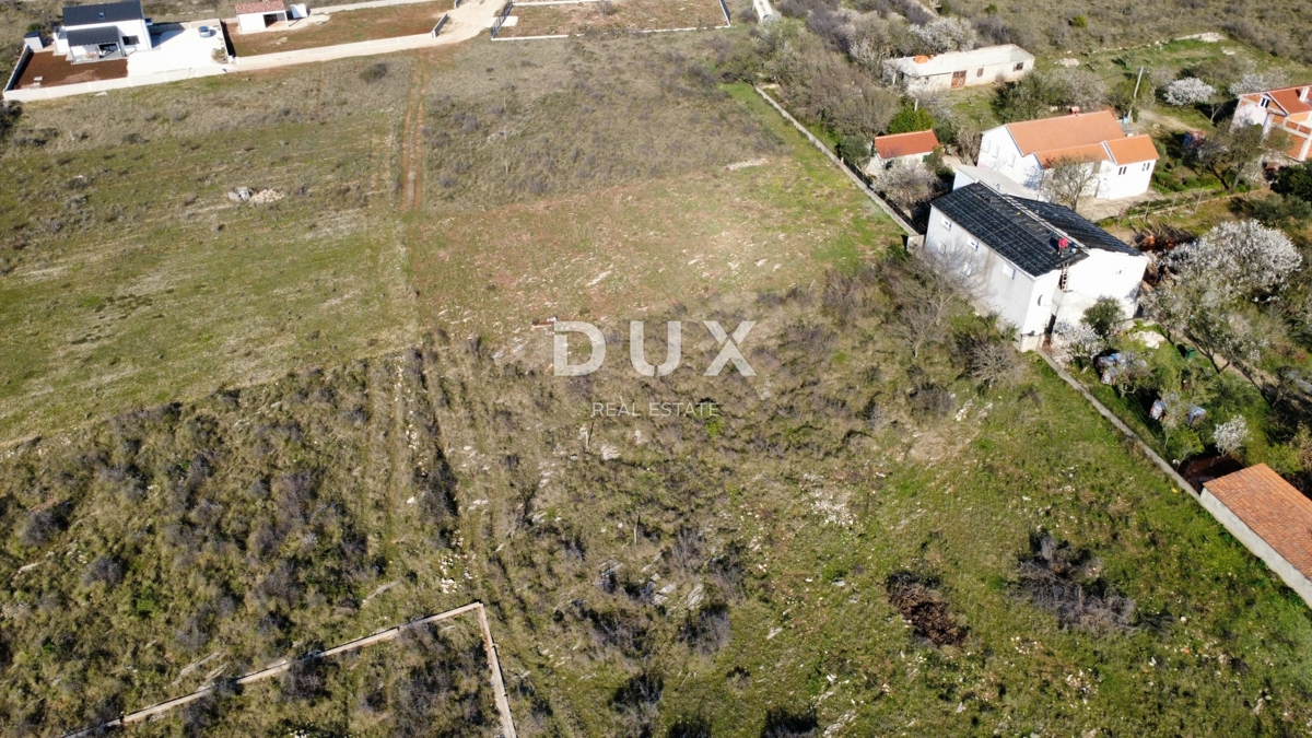 ZADAR, ZEMUNIK G. – Terreno edificabile con progetto di casa a basso consumo energetico