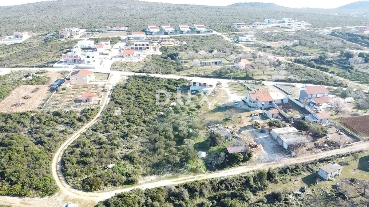 ZADAR, DEBELJAK - Terreno edificabile con vista mare