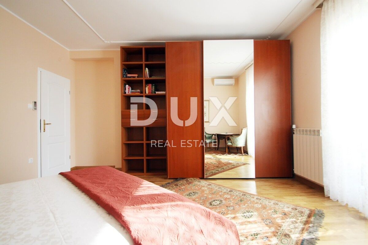 ISTRIA, UMAG - Villa unica con piscina, prima fila sul mare