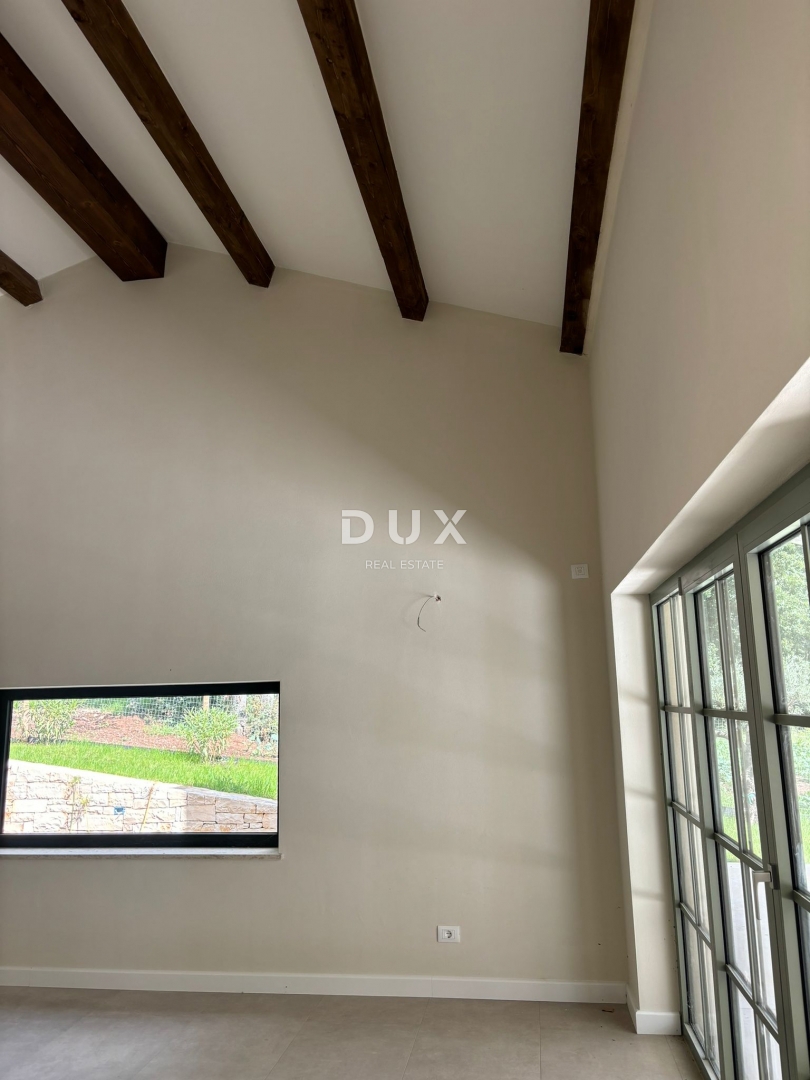 ISTRIA, PAZIN - Villa mediterranea in vendita con vista sulla natura + terreno edificabile