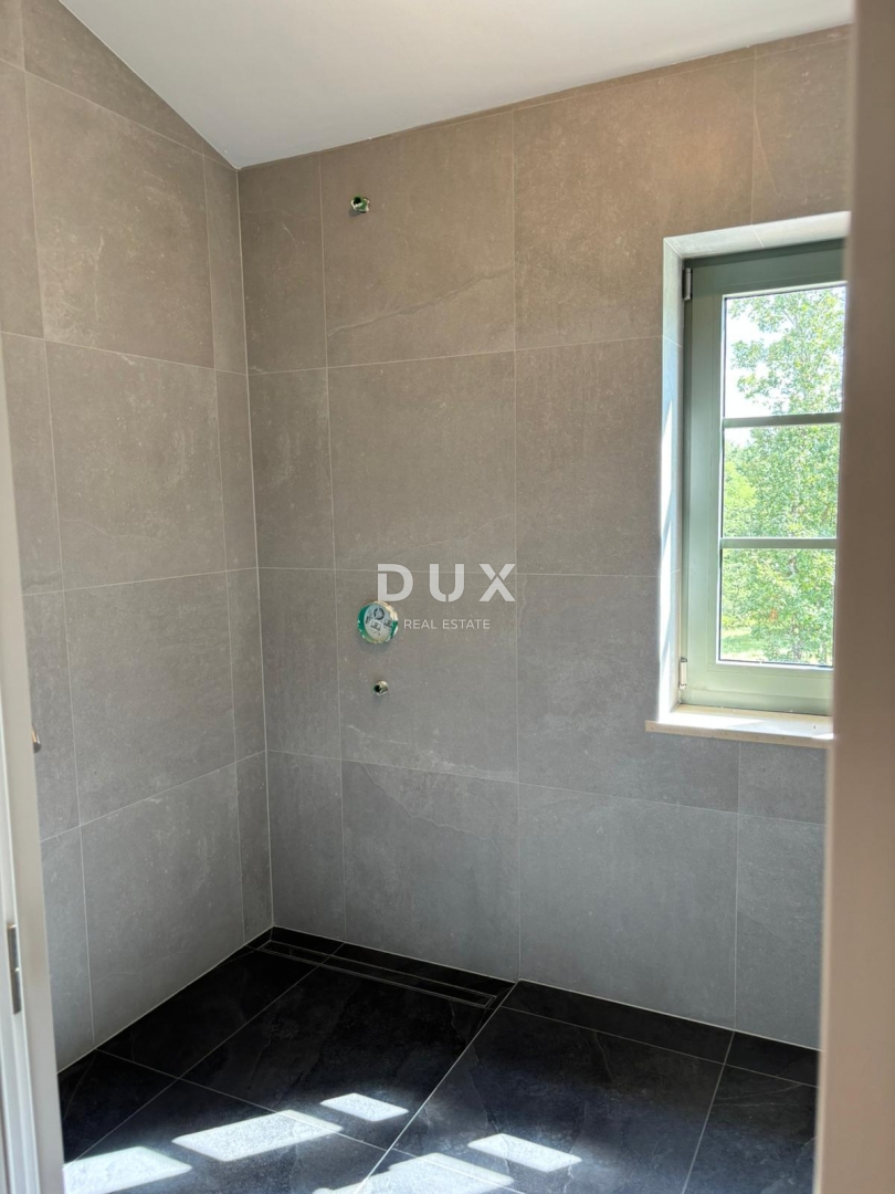 ISTRIA, PAZIN - Villa mediterranea in vendita con vista sulla natura + terreno edificabile